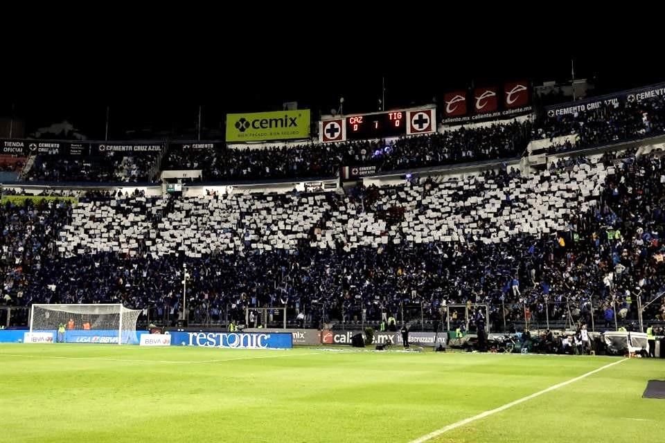 Los aficionados del Cruz Azul hicieron una gran entrada en el Estadio de la Ciudad de los Deportes.