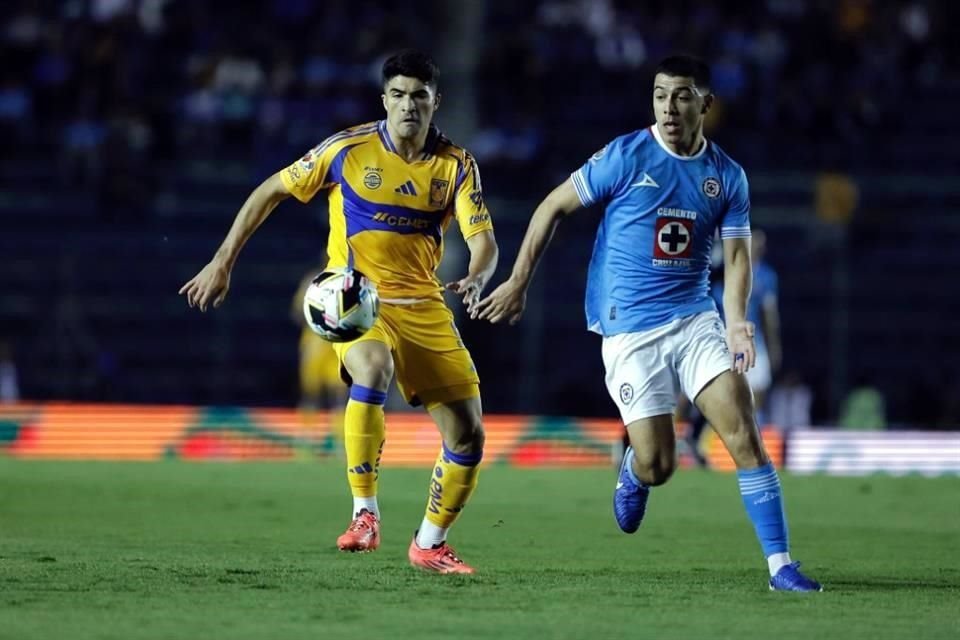 Nico Ibáñez, quien ingresó por Gignac, al final pudo celebrar un gol propio.