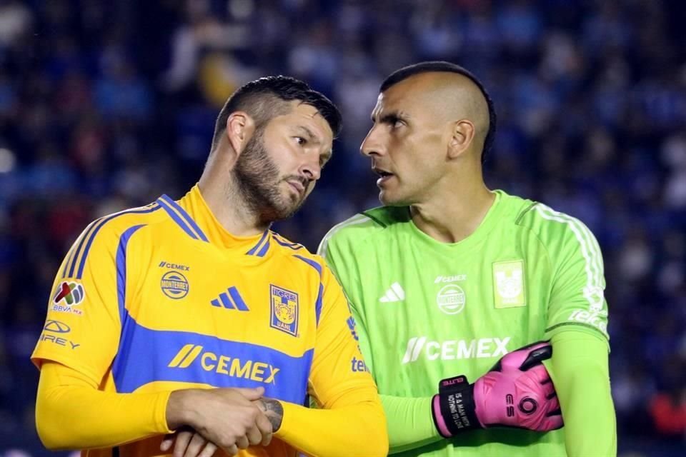 Seguramente Gignac y Nahuel estaban ideando cómo hacer daño al Cruz Azul.