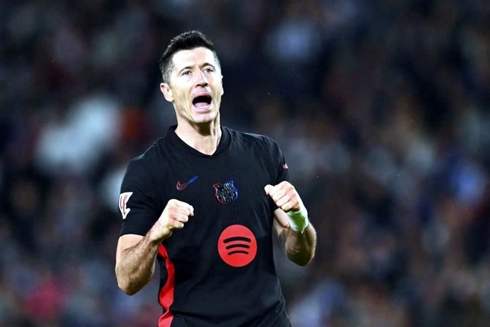 Robert Lewandowski había anotado gol a los 13 minutos, pero luego fue anulado por el VAR tras marcarse fuera de lugar.
