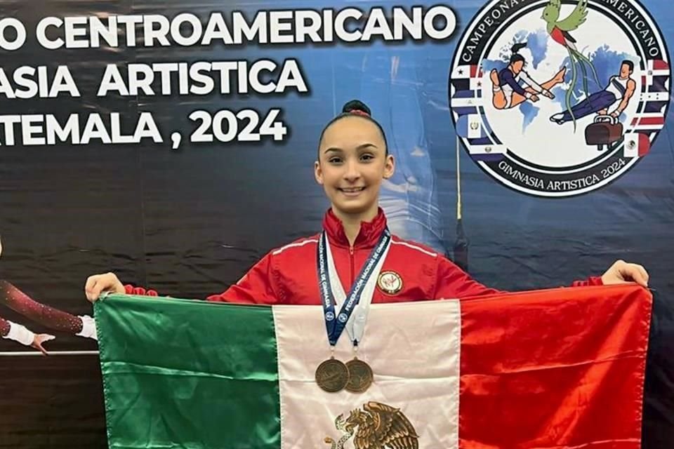 Mariel García ganó bronces en el All Around y por equipos para México.