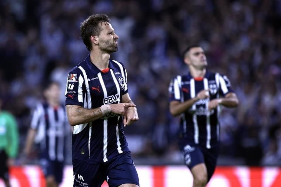 Rayados amarró los Cuartos de Final tras vencer este domingo 2-1 a León, con goles de Edson Gutiérrez y Sergio Canales.