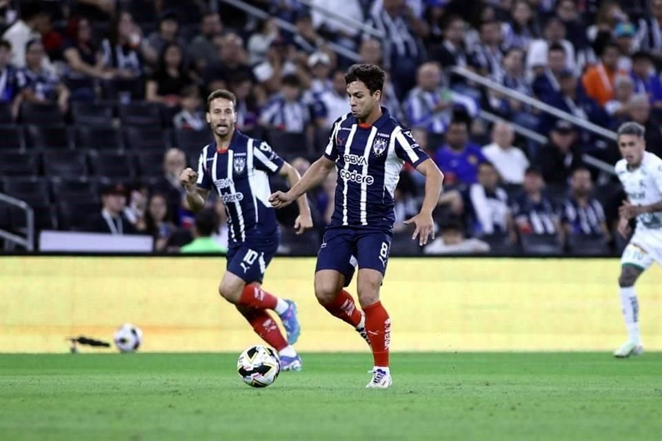 Conexión española en el Estadio Monterrey.