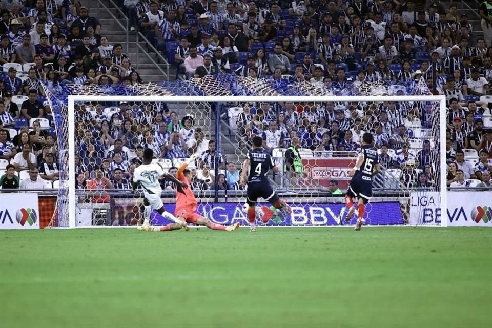 León le puso dramatismo con este gol de John Mendoza.