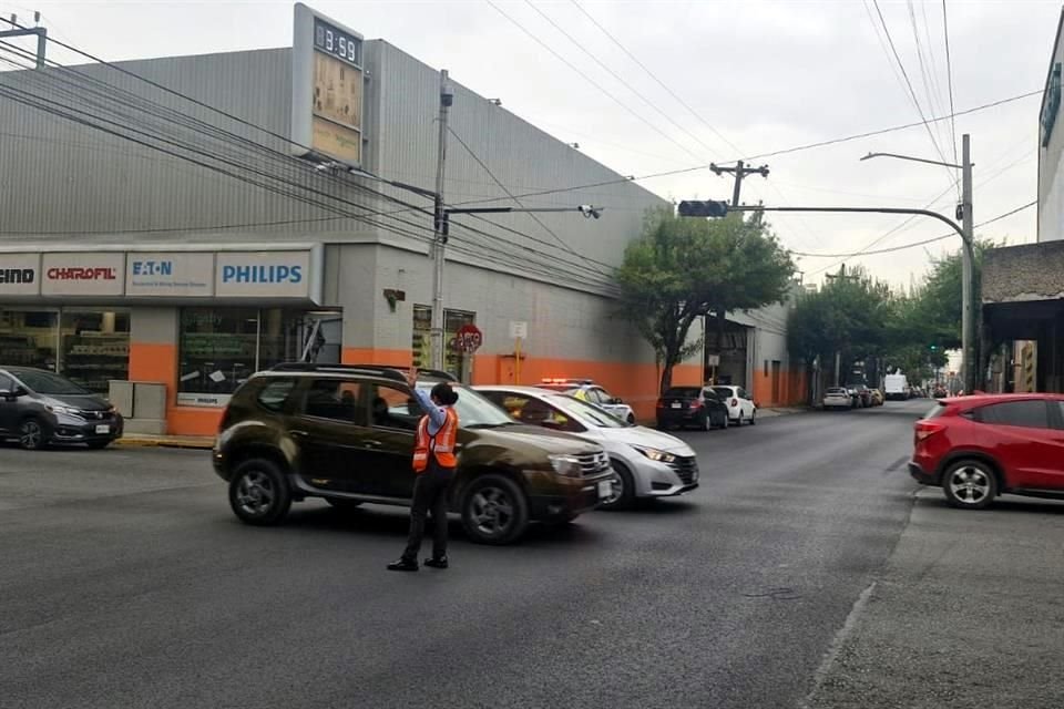 Una elemento de movilidad y tránsito llegó al lugar.