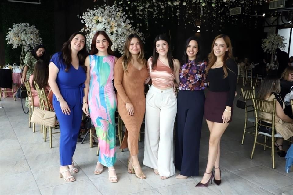 Paola González, Mariana Marroquín, Andrea Torres, Valeria Silva, Valeria Cavazos y Yéssika Ortiz