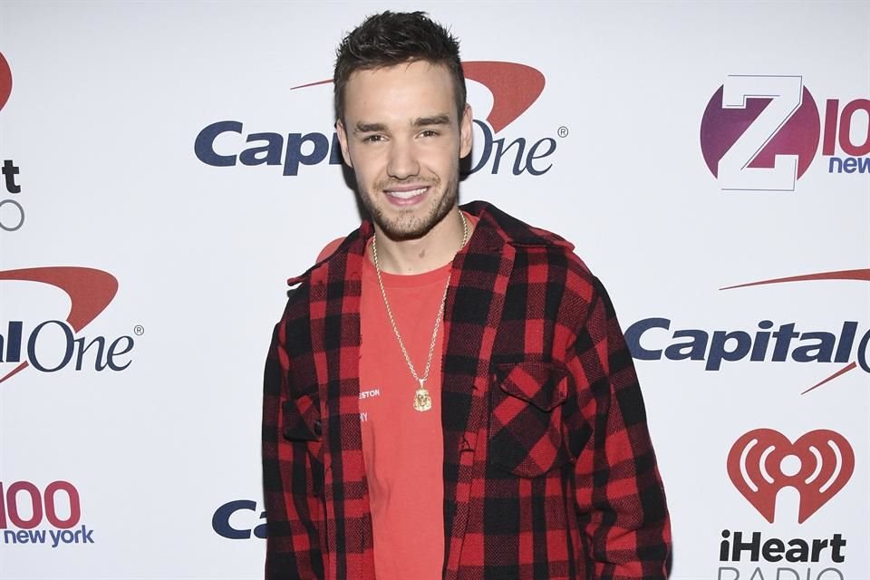 Liam le enseñó música inédita que planeaba lanzar en las próximas semanas, tomaron whisky y platicaron por varias horas.