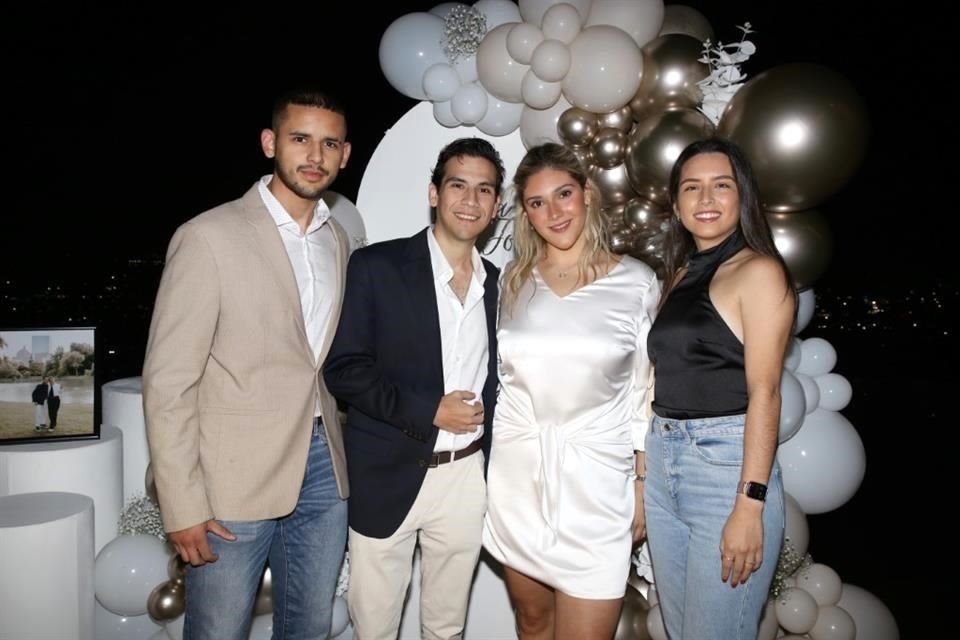 Carlos Cano, Jorge Rodríguez, Valeria Villarreal y Valeria Ibarra