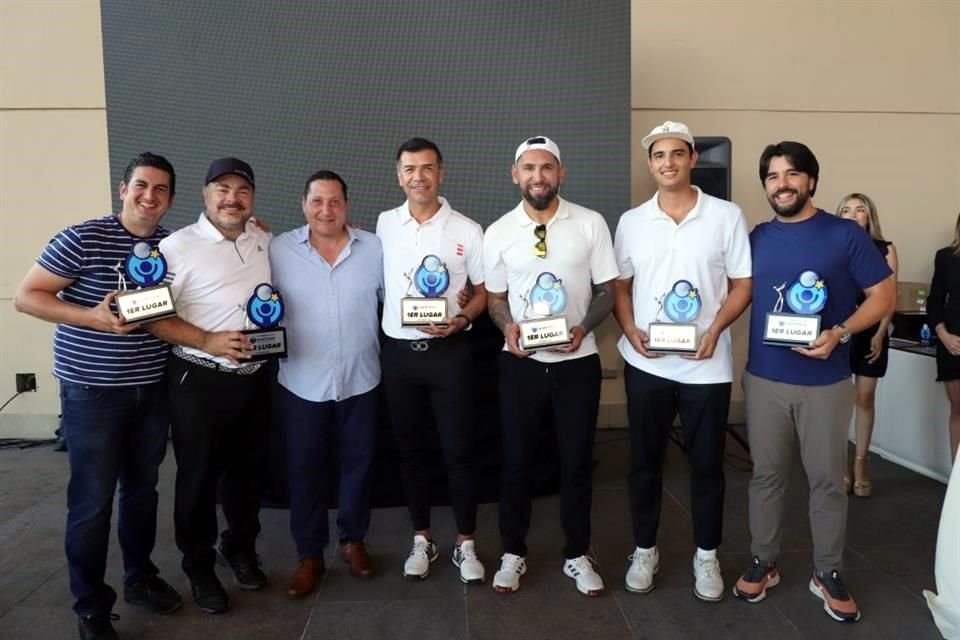 Víctor González, Juan Ramón Palacios, Adrián Cantú, Jared Borgetti, Jonathan Orozco, Ricardo Treviño y Osvaldo Cantú, Primer Lugar del torneo.