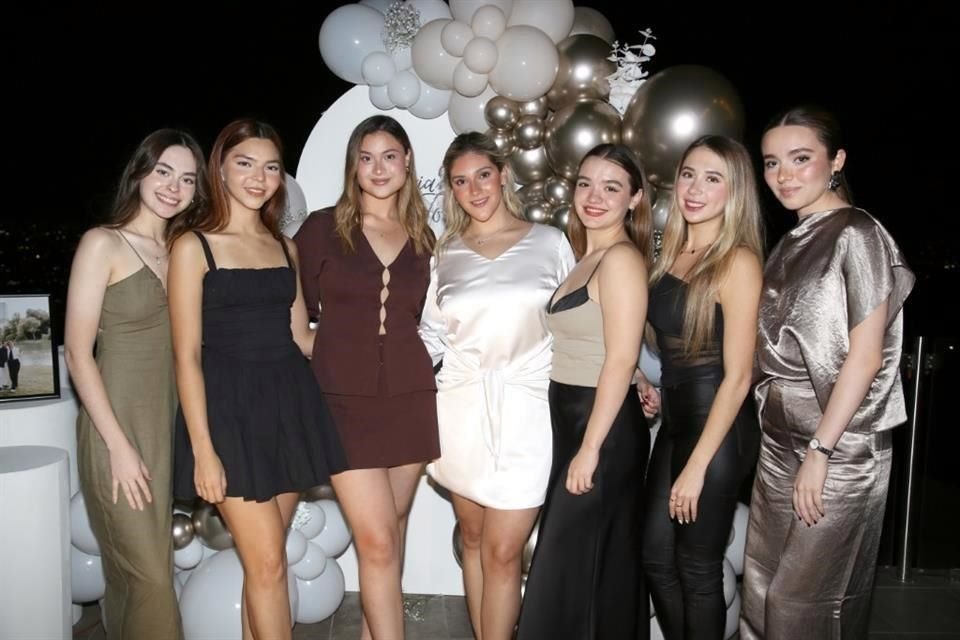 Miranda Guerra, Fátima Hernández, Claudia Escobar, Valeria Villarreal, Jimena Salinas, Kamilla Wideroe y Marcela Enríquez