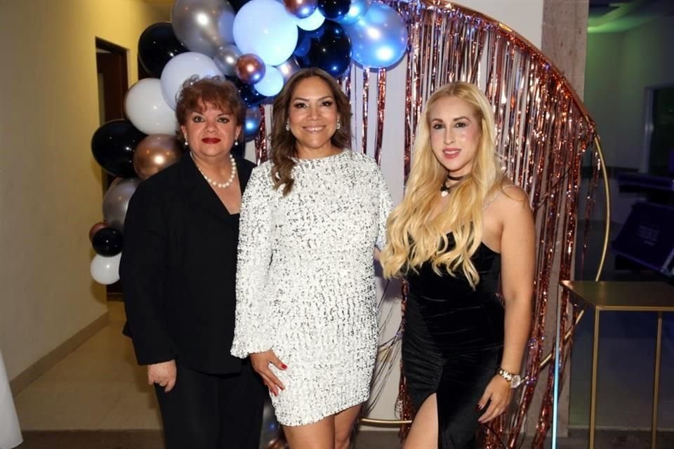 Lucy Flores, Olga Mendoza y Bere Alanís