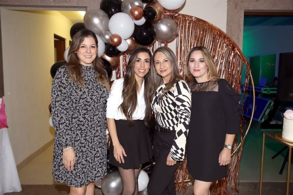 Brenda Ortíz, Gaby Quintanilla, Nora Ortíz y Claudia Cavazos