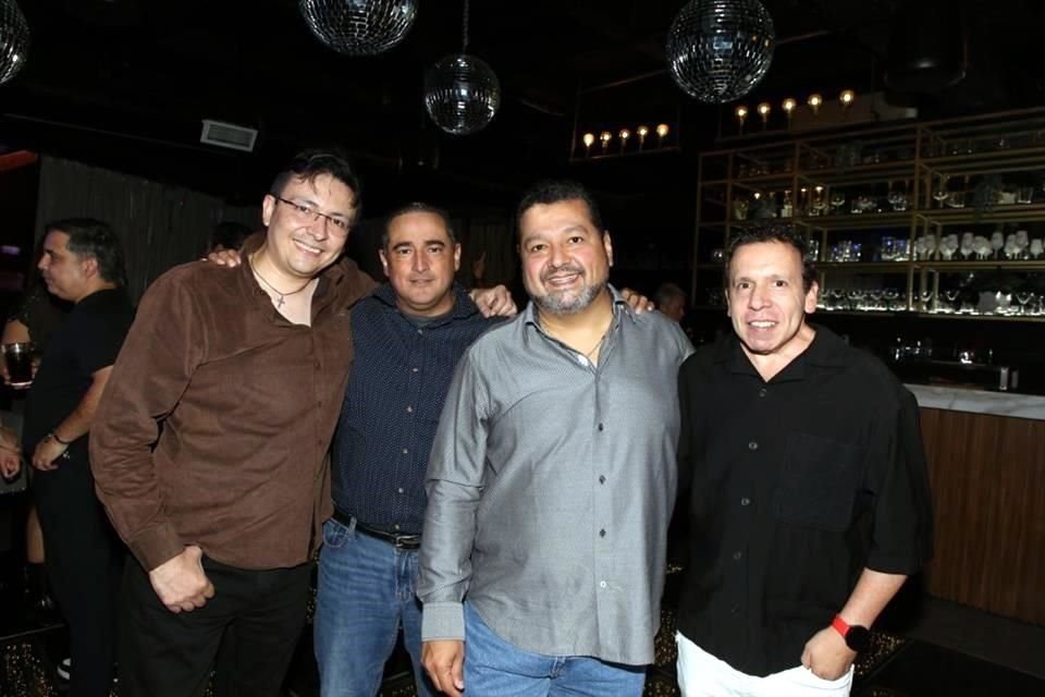 Alfredo Menchaca, Héctor Ude, Mario Rodríguez y Armando Salinas