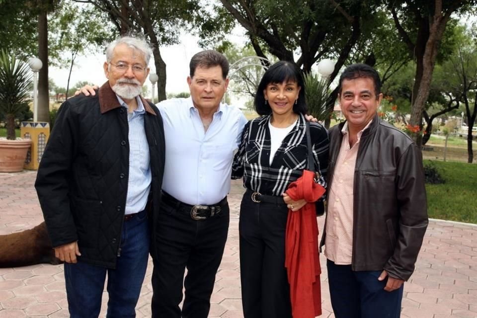 Sergio Aguirre, Jorge Montemayor, Tere Galván de Martínez y Luis Fernando Martínez