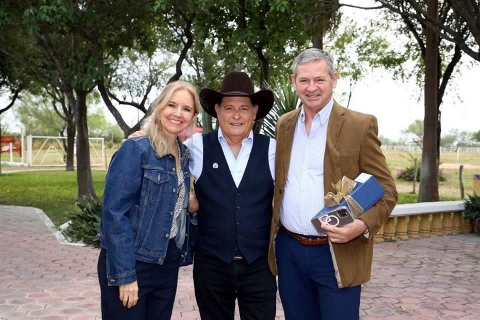 María Elena de la Peña, Jorge Montemayor y Alejandro Chapa