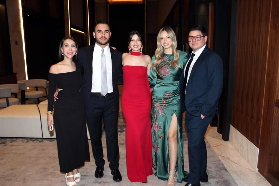 Ana Sofía Guajardo, Martin Tristán, Valeria Alvarado, Luly Alarcón y Patricio Montemayor