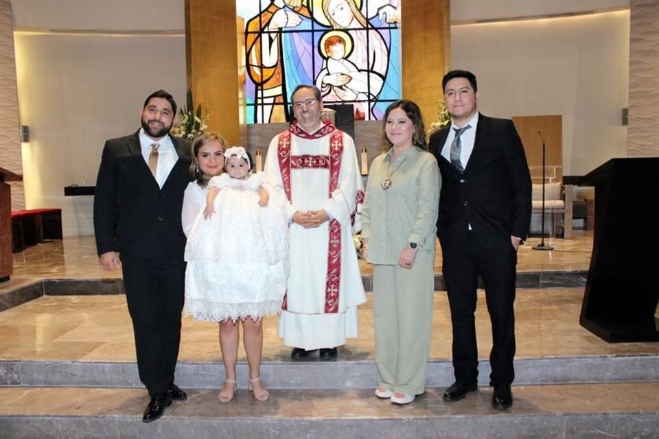 Ramech Medrano García, Mara Rodríguez, Alice Regina Medrano, Padre César Augusto Ramírez, Aracely García Ávila y Daniel Cruz García