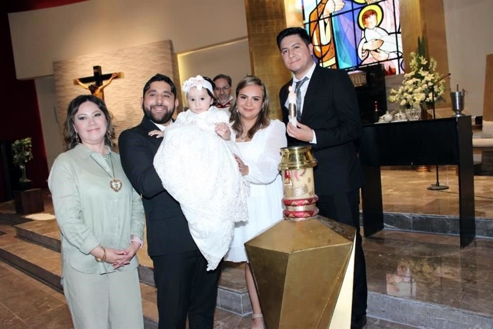 Aracely García Ávila, Ramech Medrano García, Alice Regina Medrano, Mara Rodríguez y Daniel Cruz García