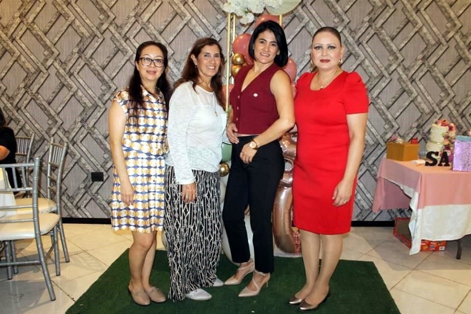 Lorena Cruz, Lourdes Ortiz, Valeria Romero y Deyanira Ferrer