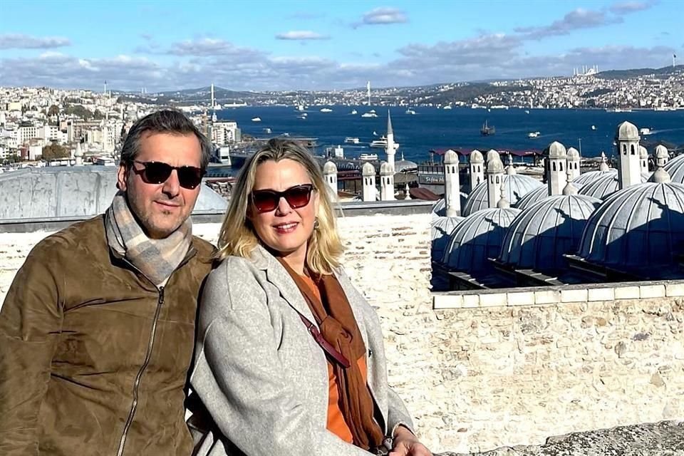 Disfrutando de un maravilloso viaje por Estambul y sus alrededores, estuvieron Tere Wagner y Antonio González Cortés.