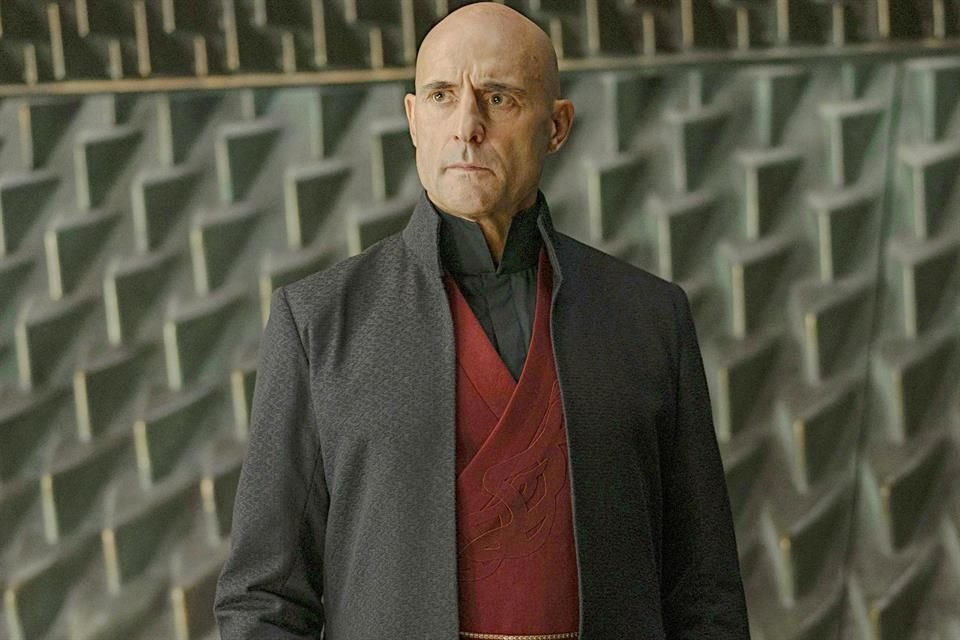 En la serie, donde también sale Mark Strong (en foto), habrá viajes a otros planetas, naves espaciales, batallas y ecos del caluroso Arrakis, sus gusanos de arena, y la codiciada especia.