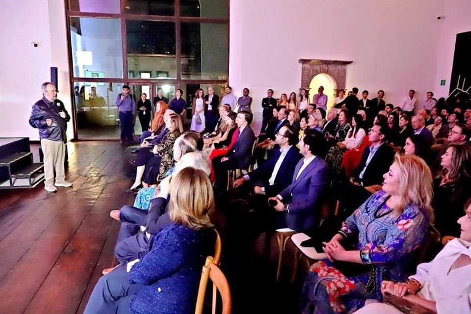 Los asistentes se mostraron atentos a la presentación del libro de Jorge Loyzaga, quien participó en la construcción del Museo La Milarca y diseñó la casa del mismo nombre, entre otros proyectos.