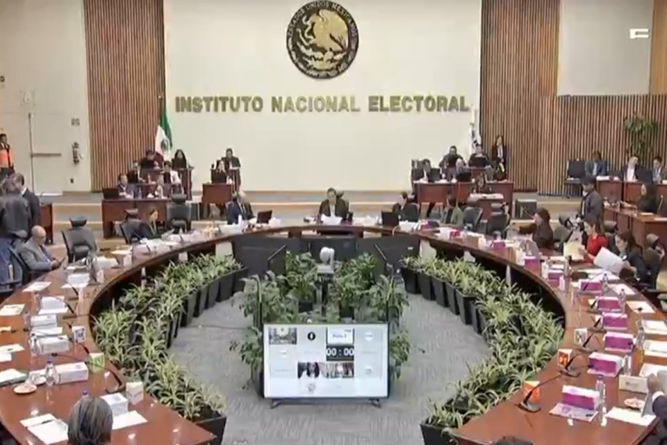 Consejeros del INE resolvieron que reactivarán la organización de elección al PJ en los próximos días, sin esperar una resolución judicial.