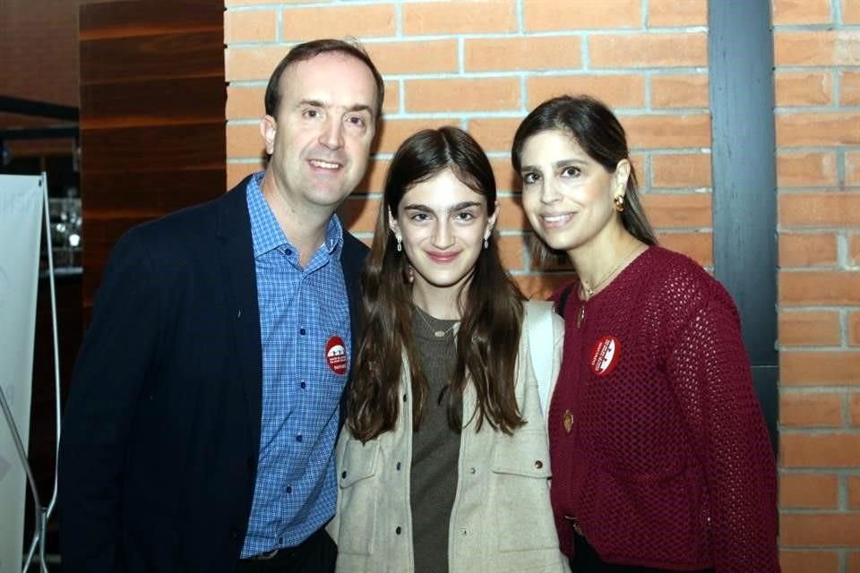 Federico Cortés, Regina Cortés y Karla de Cortés