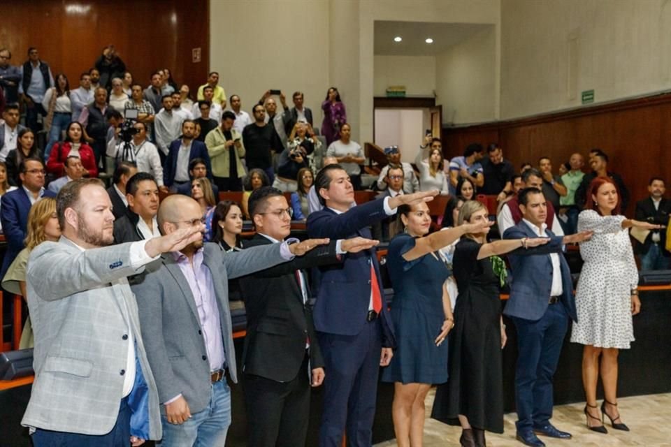 Durante sesión de Pleno realizada este viernes, el Legislativo avaló entregar ocho cargos del área administrativa.