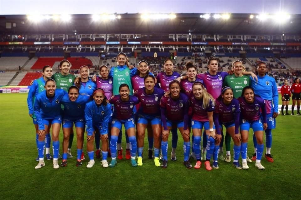 La foto oficial de las Rayadas previo al partido.