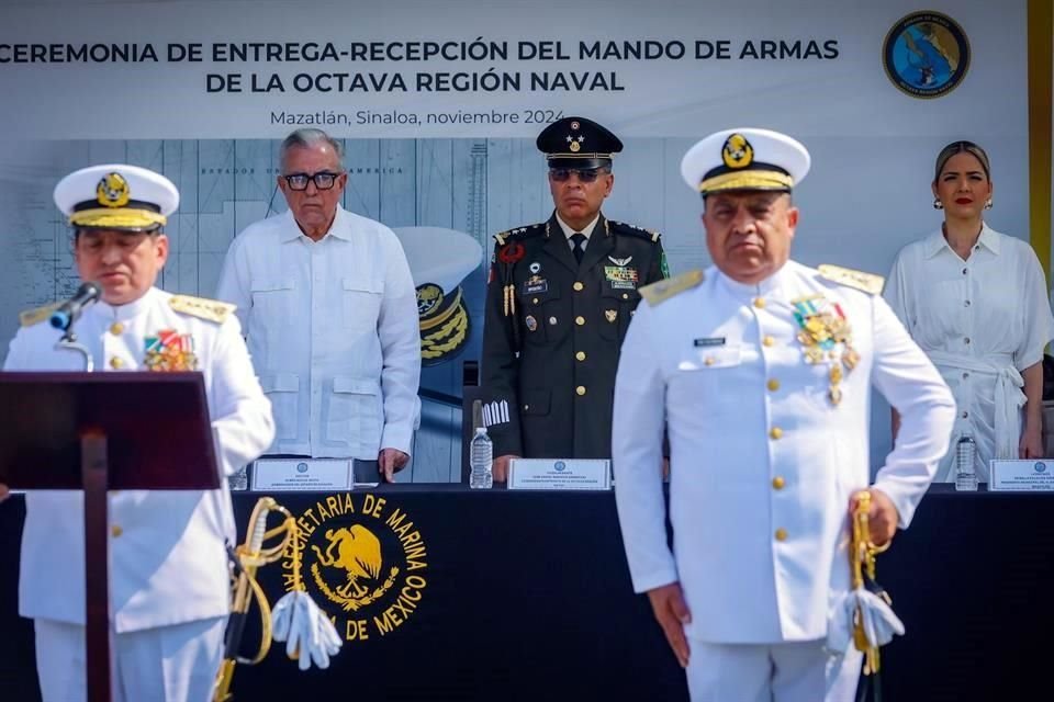 El Gobernador Rubén Rocha Moya asistió al cambio de mando en la Octava Región Naval, que encabezará el vicealmirante del Cuerpo General Diplomado de Estado Mayor Naval, José Daniel Reséndiz Sandoval.