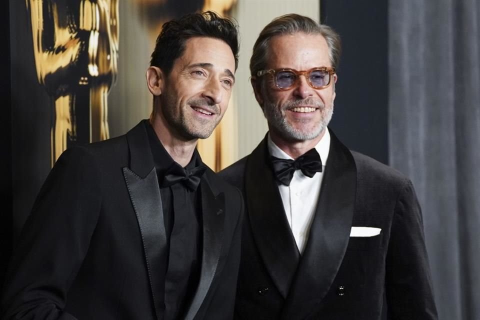 Adrien Brody y Guy Pearce posaron juntos.