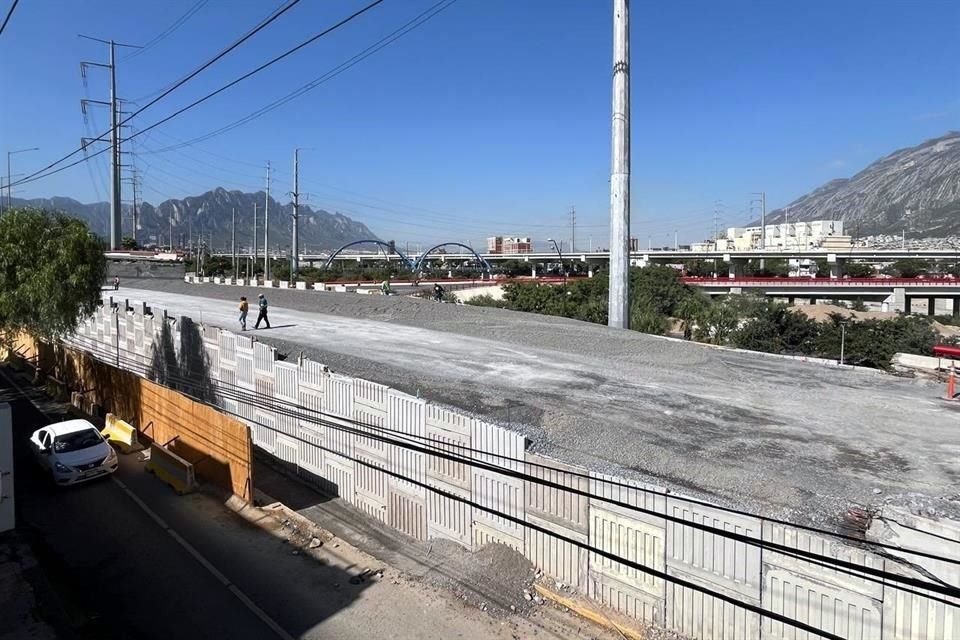 San Pedro informó que la constructora Dycusa, que fue la que construyó el puente, pagaría dos terceras partes del costo de la reparación.