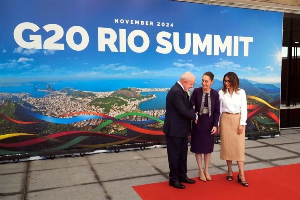 La Presidenta fue recibida por el Presidente anfitrión de la Cumbre de Líderes del G20, Luiz Inácio Lula da Silva.