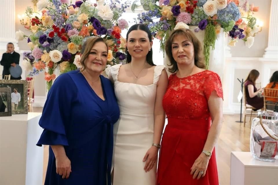 Gabriela de la Garza De Fernández, Alma Luz González Pedraza y Alma Gloria Pedraza de González