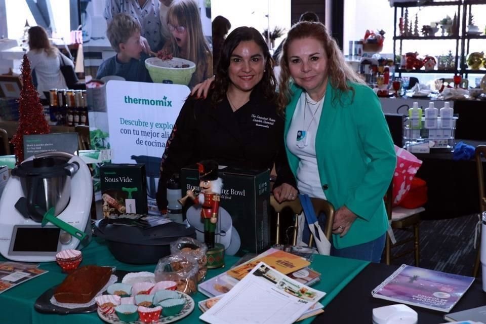 Mercedes Tamez de Ramírez y Eva González