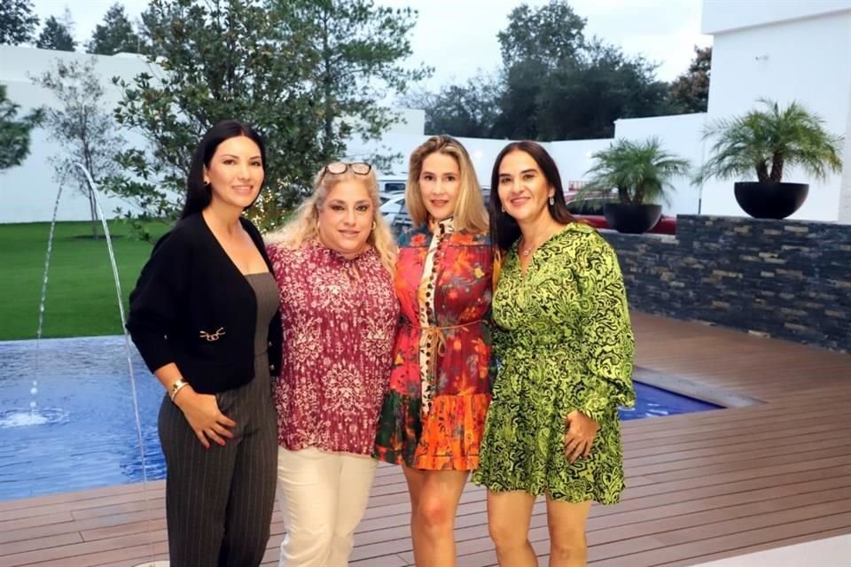 Lorena López, Juliana Guadiana, Gaby Garza y Coquina Castellanos