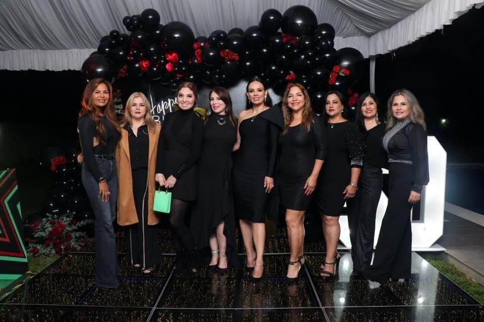 Marisol Martínez, Felicia Reza, Vanessa Cortez, Edith Garza, Mara González, Olga Mendoza, Ivette Hernández, Lety Fernández y Nelly de Salinas