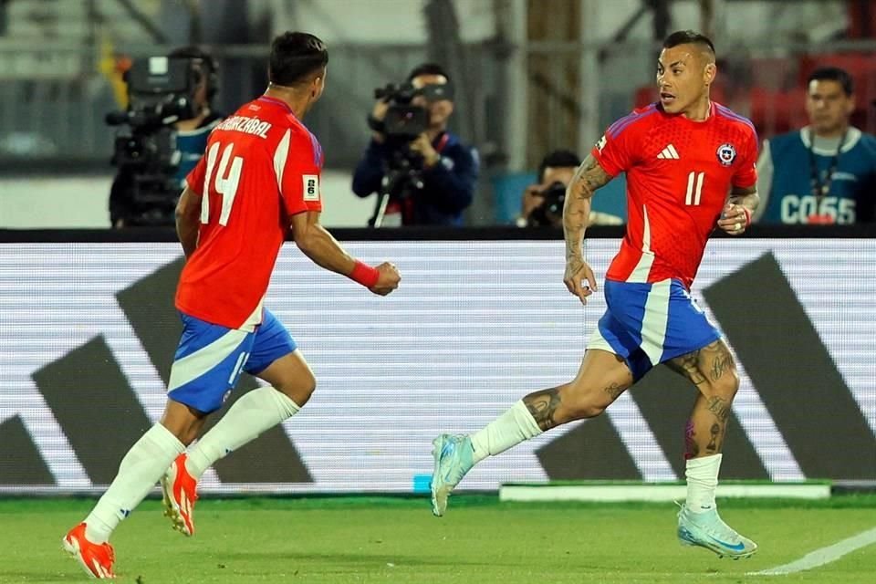 Eduardo Vargas marcó uno de los goles para Chile.