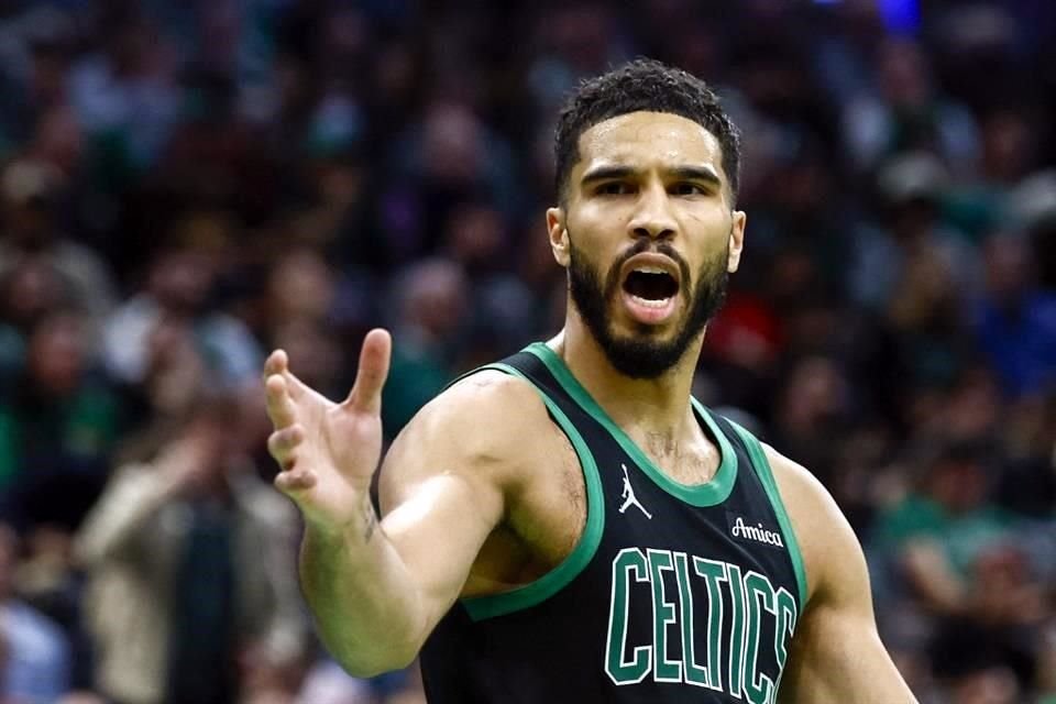 Jayson Tatum fue el mejor anotador por los Celtics, con 38 puntos.