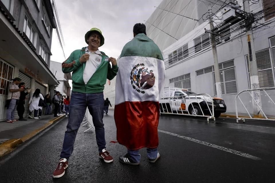 La afición mexicana presente y con orgullo.