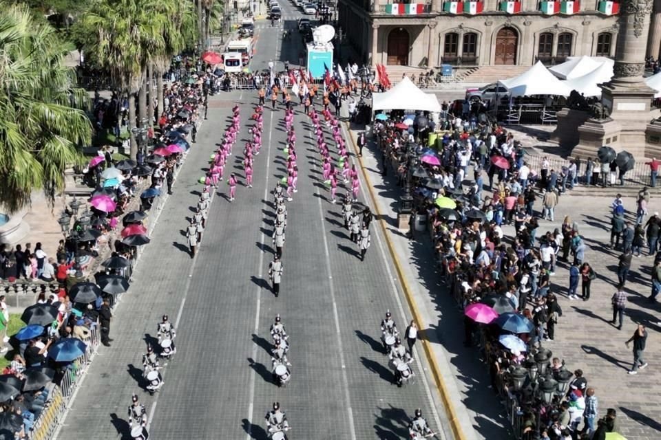 En total desfilarán 49 contingentes con 6 mil 247 participantes.