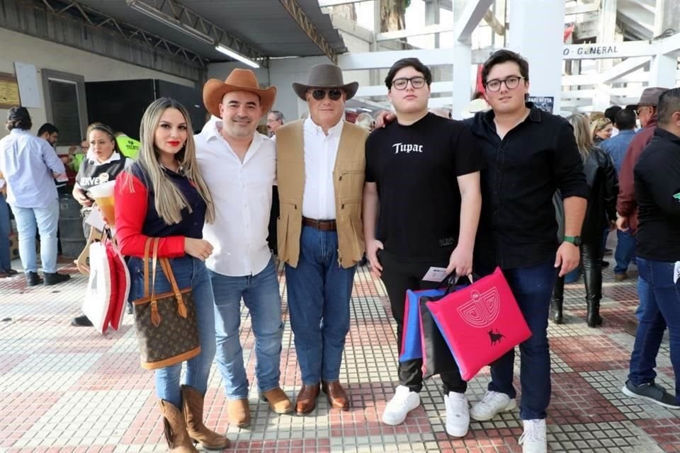 Claudia Garza, Óscar Toledano, Fernando Pérez Toledano, Alejandro Pérez Zablah y David Pérez Zorrilla