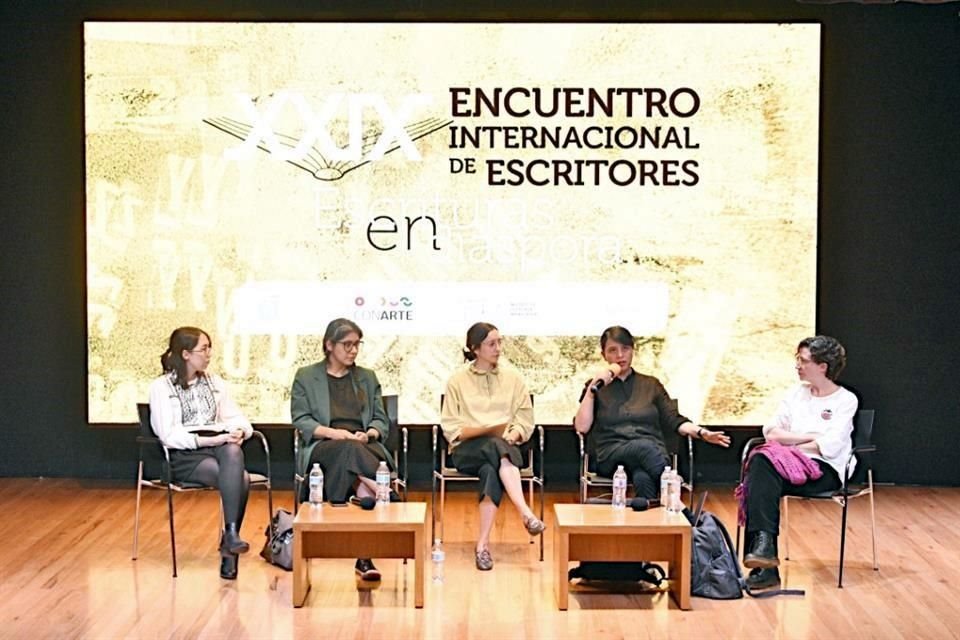 Laura Sofía Rivero (izq. a der.), Jessica Nieto, Elena Urueta, Leonarda Rivera y Paula Abramo.