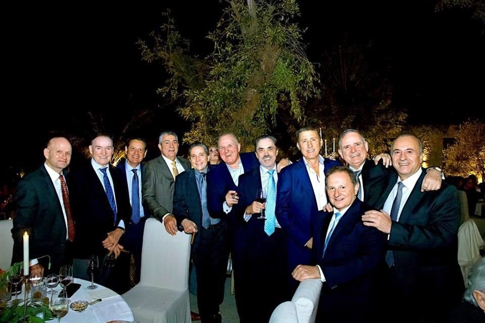 Patricio Ferrara, Ricardo Martín Bringas, Francisco Cavada, Luis J. Sanz Lozano, Gerardo Jaime, CarlosDel Valle, Javier González Parás, Julio Meyer, Roberto Madero, Sergio Martínez y Jorge Aldape