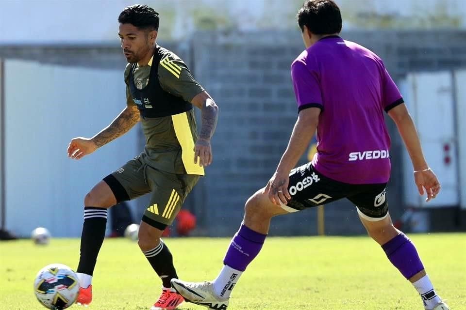 Los felinos se impusieron en el Centro de Entrenamiento Tigres.