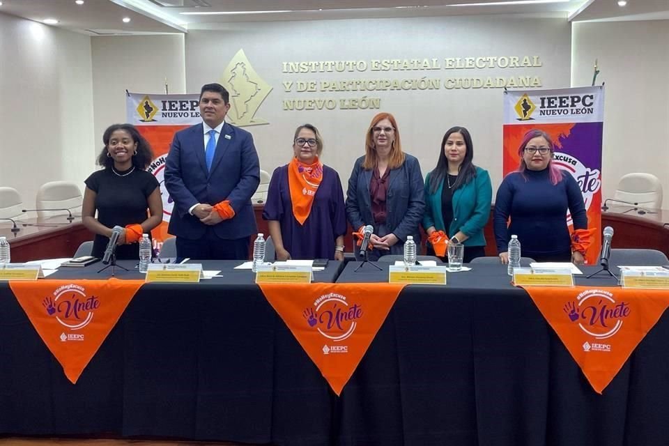 Adriana Beatriz Camacho, presidenta del Instituto Estatal Electoral, encabezó un evento sobre violencia de género.