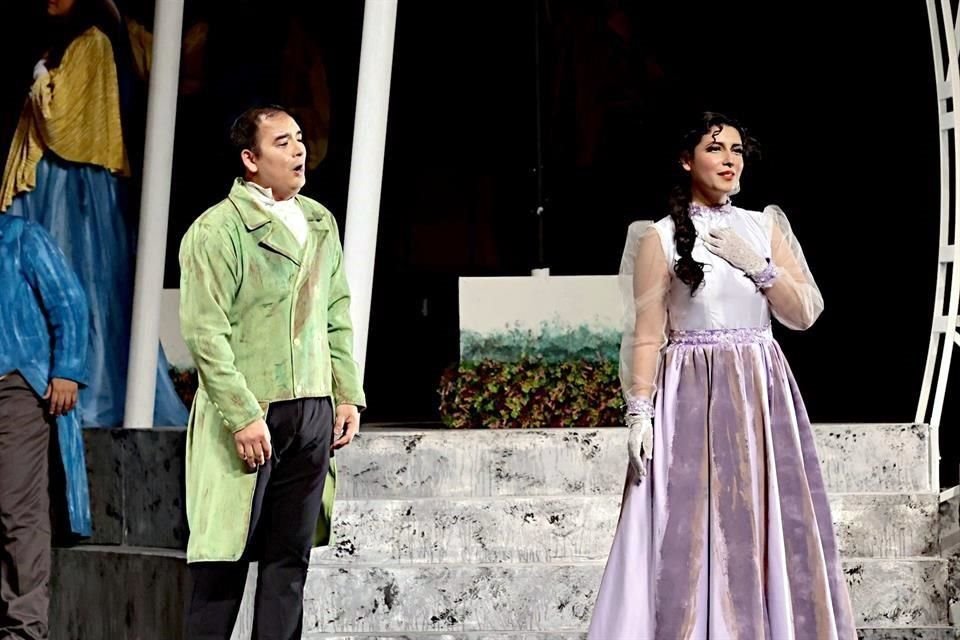 El tenor Eduardo Niave como Le Chevalier des Grieux y la soprano Carolina Herrera en el papel de Manon tuvieron buen desempeño.