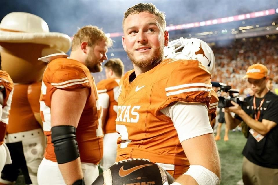 El QB Quinn Ewers jugó el que podría ser su último partido con Texas como local.