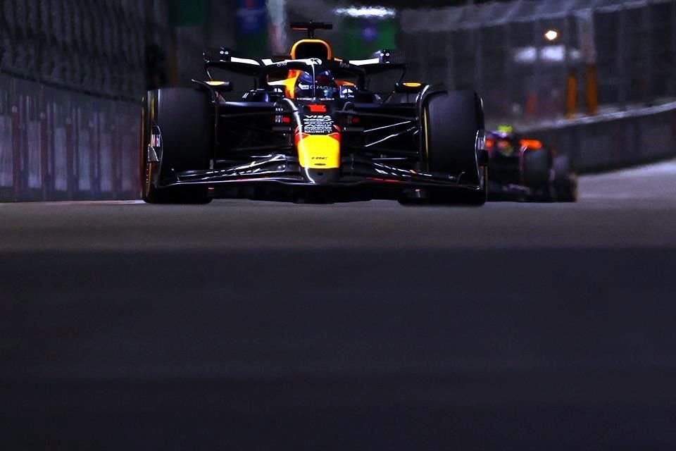 Max Verstappen se mostró inteligente y estuvo enfocado en 'su carrera' y al final conquistó el objetivo: su cuarto título en la F1.